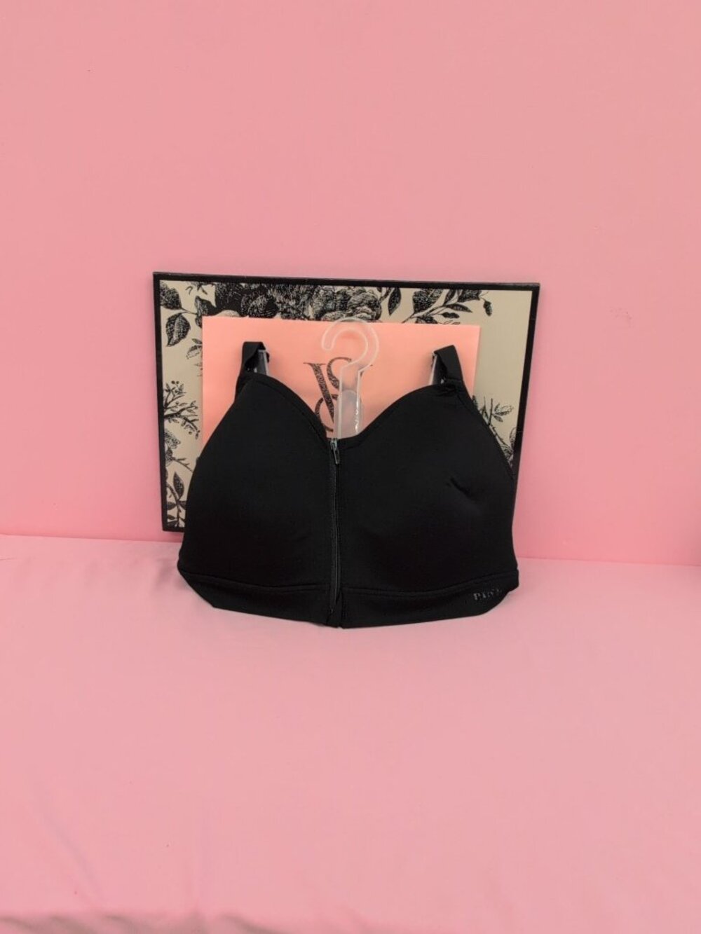 Victoria Secret Pink Seamless Air Front Close High Support Sports Bra M-DD Black